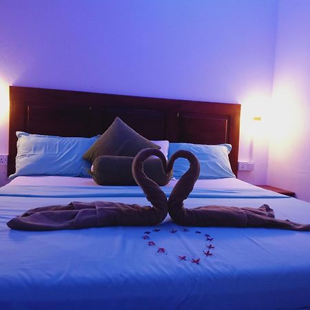 White Villa Hotel トリンコマリー エクステリア 写真